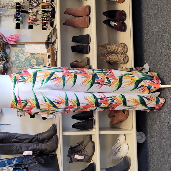 Bisou Bisou Pants - NWT Bisou Bisou Tropical White Paradise Print Palazzo Pant sz Medium